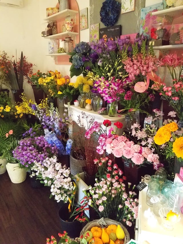 花の店弥生　お祝いスタンドからお供え、観葉植物まで幅広く取り扱う上野幌の花屋