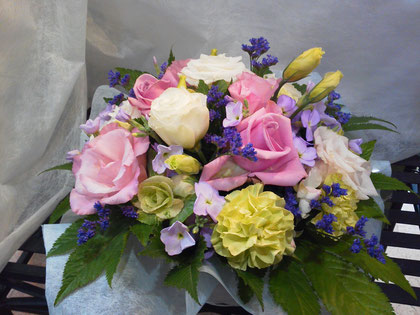 花の店弥生　お祝いスタンドからお供え、観葉植物まで幅広く取り扱う上野幌の花屋